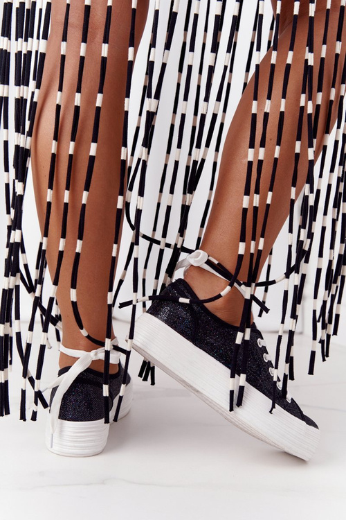 Lesklé tenisky na čiernej platforme Luna