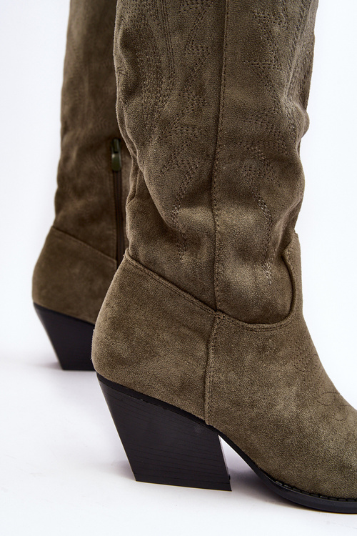 Dámske kovbojské topánky na zelenom štíhlom stĺpe