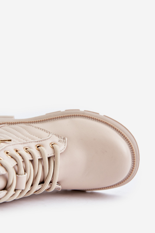 Maľované detské topánky izolované čiernou a ružovou dekoráciou Bunnyjoy