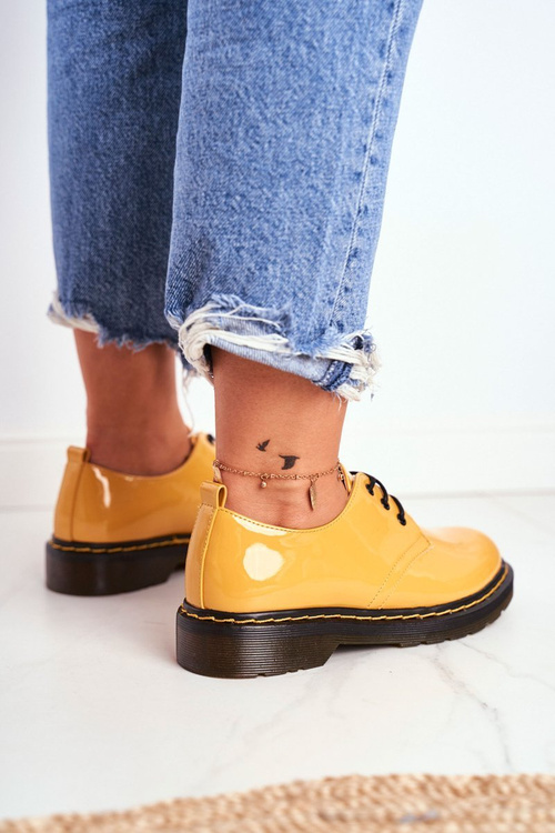 Dámske lakované žlté topánky pre to lepšie!