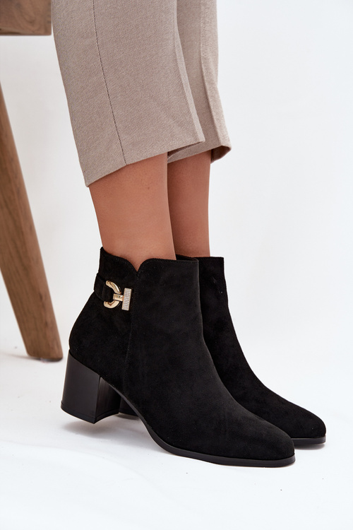 Zateplené dámské kotníkové boty na podpatku se zlatým detailem černé Renora
