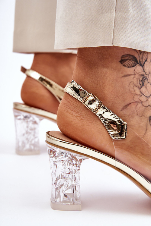 Módne sandále so zlatými korálkami