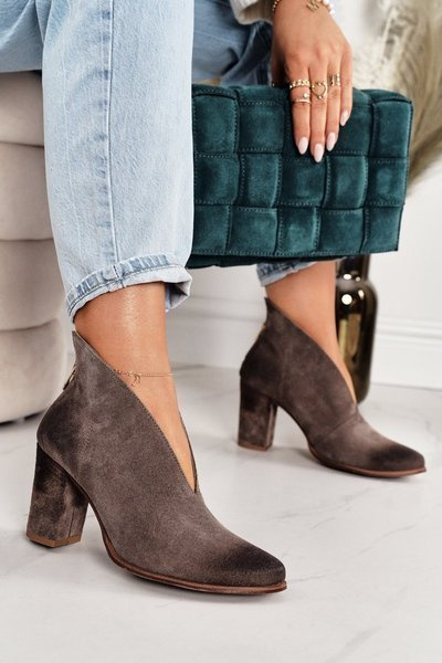 Suede topánky na mieste s vynikajúcimi 1231 cappuccino