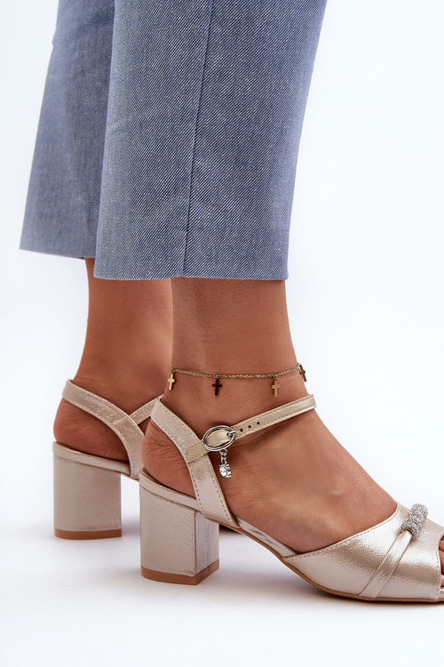 Dámske sandále z ekokože na opätku s ozdobami zlaté Narhi