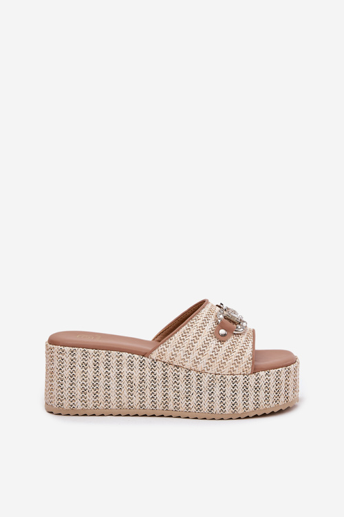 Dámske Sandále Na Klíne S Pleteninou A Dekoráciou Béžové Isolene