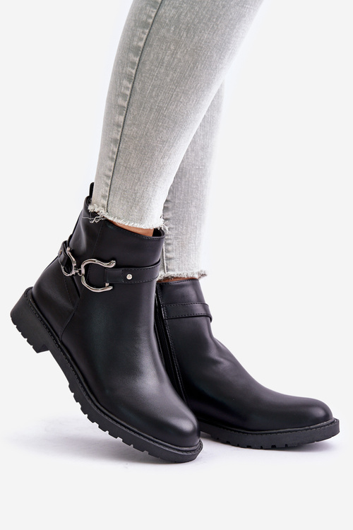 Zateplené boty na plochém podpatku s ozdobným páskem černé Calzina