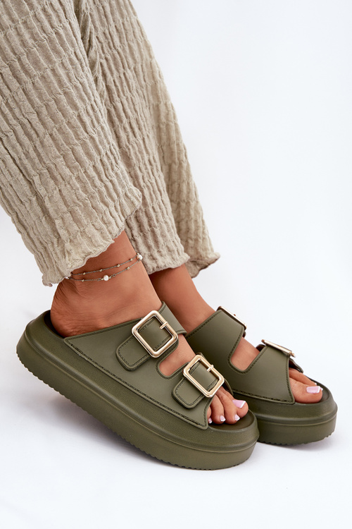 Dámské pantofle na platformě se zlatými sponami zelené Zorila