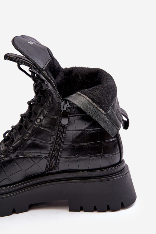 Pracovníci žien s dekoratívnou naliehavou čiernou taroliami