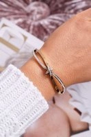 Stíny žluté a zlaté