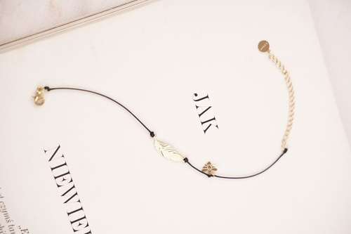 Dámský Náramek černý řetězec Zlaté Pírko Cleopatra