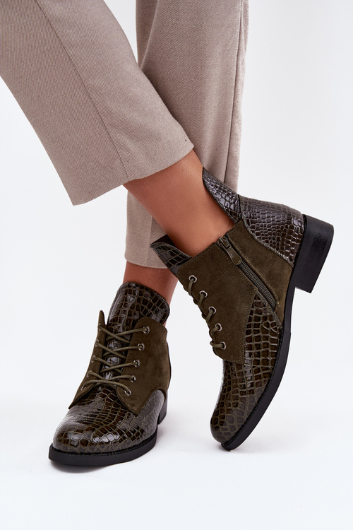 Lakované dámske čižmy s ozdobným reliéfom vystlané Vinceza 16477 tmavozelené