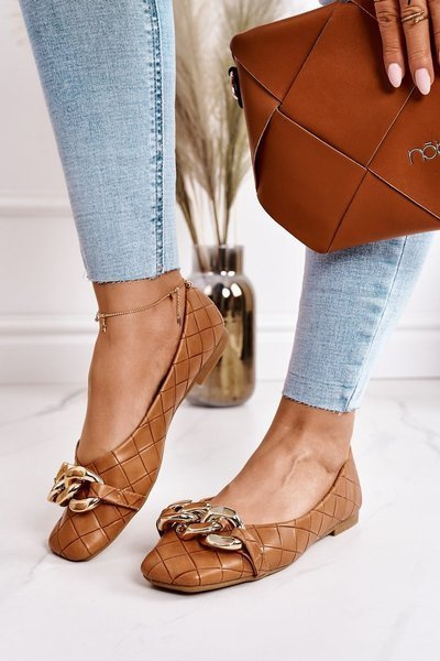 Elegantní Prošívaná Baletka S řetízkem Camel Coco