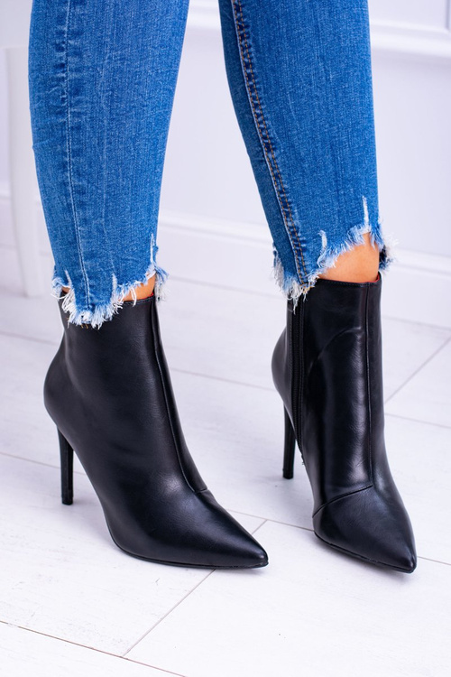 černé boty na pin Remos