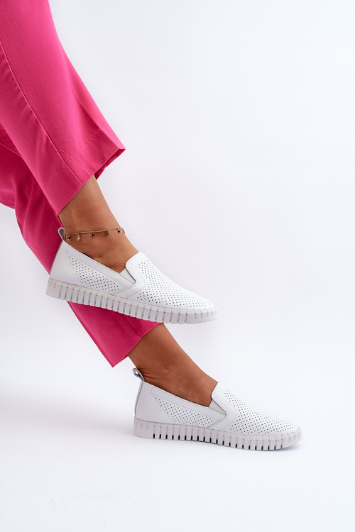 Bílé dámské kožené lodičky s vyšívaným vzorem Darnissa