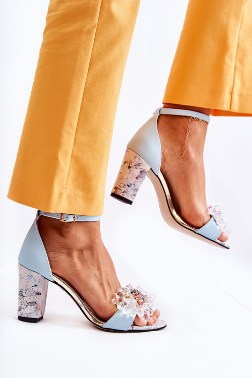 Kožené sandále na stĺpi