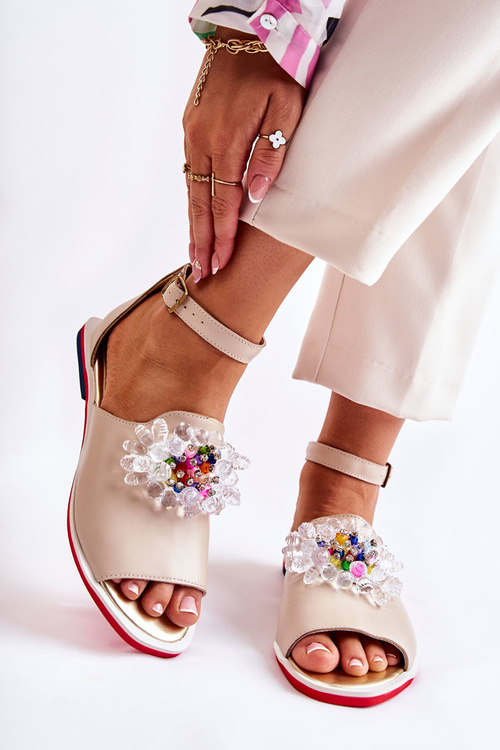 Dámske kožené sandále s ozdobou béžová Nevassa