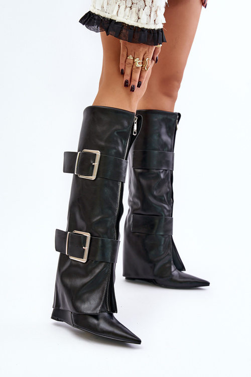 Kozačky ke kolenům na klínu s ohrnutým svrškem a sponami Tamirla