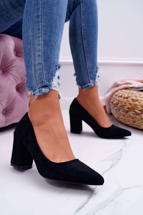Dámske pumpy na semišovom stĺpe čierne femmini