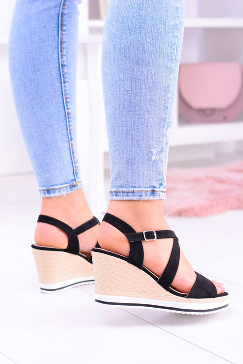 Dámske čierne sandále na Showen Wedge