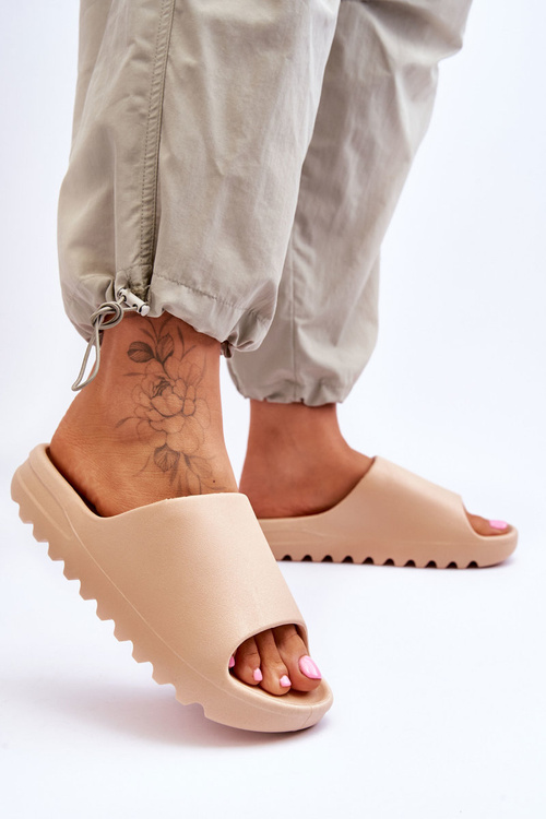 Módní pantofle na platformě Béžová Estella