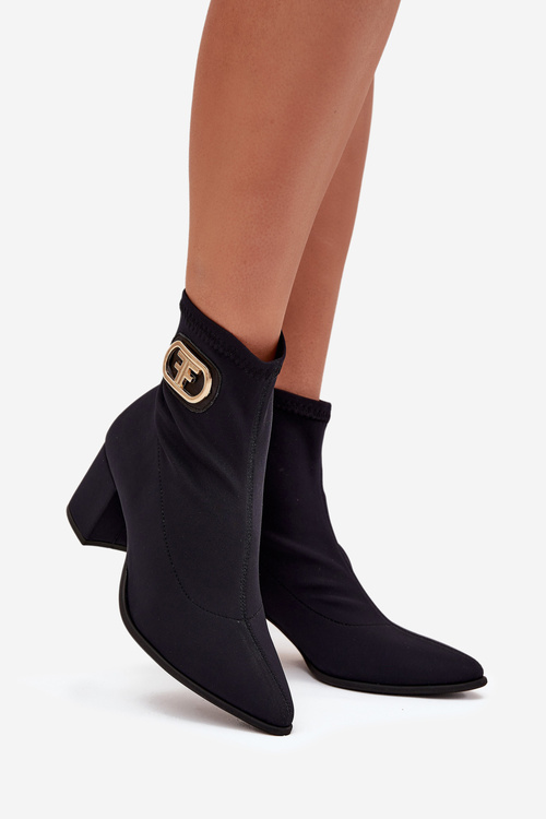 Dámske Čižmy Na Opätku So Zlatým Detailom Zazoo 3128 Čierne