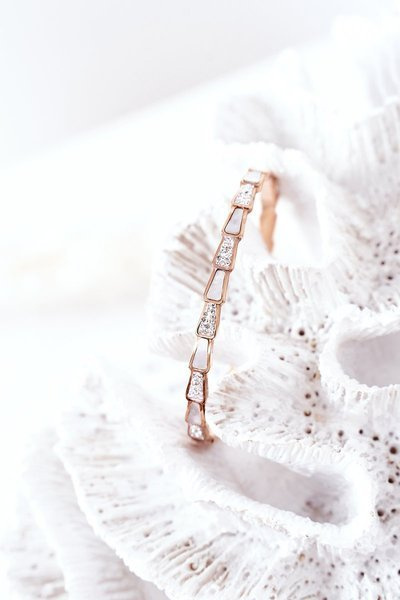 Oceľový náramok so zirkónmi a perlové ružové zlato