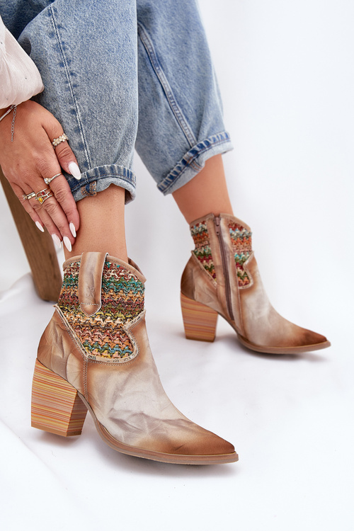 Kožené Cowboy Čižmy Na Opätku S Dekoratívnym Pletením Maciejka 06810-29 Viacfarebné