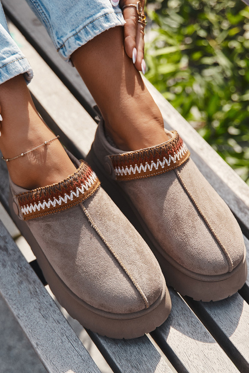 Dámské sněhule nízké s pohyblivým páskem a výšivkou na platformě tmavě béžové Lyrisse