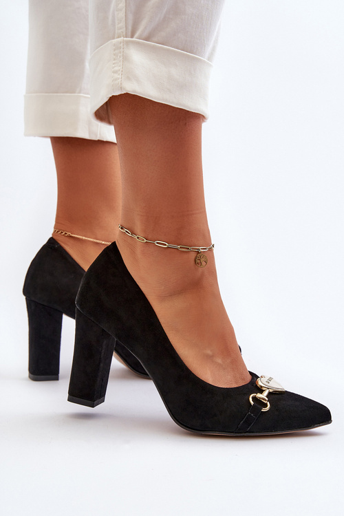 Čierne Zamszové Členkové Topánky Na Podpätku S Srdcom Zazoo 2453/OS