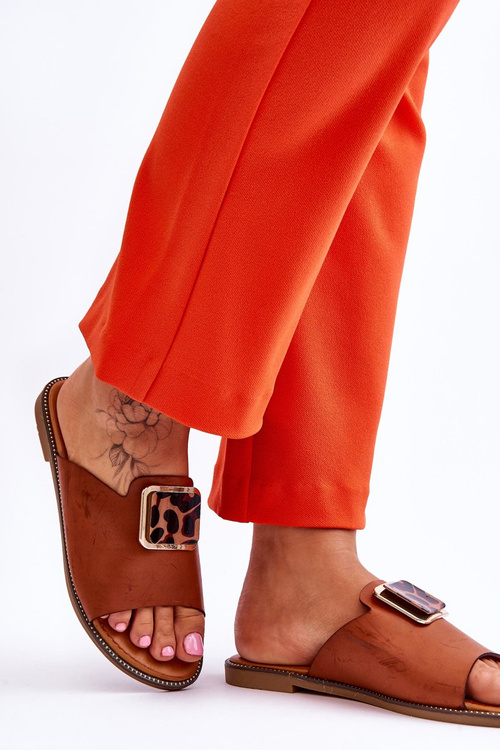 Dámske papuče s dekoratívnym prvkom Camel Leonia