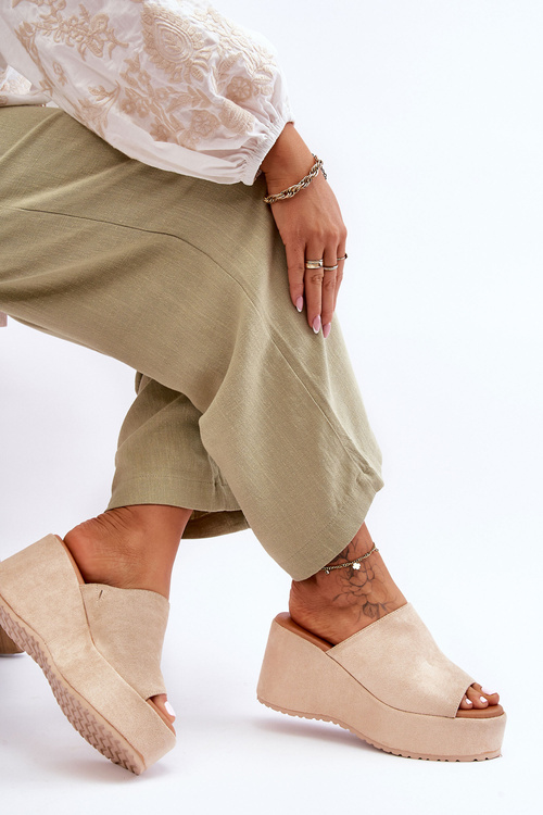 Ženské papuče na masívnej platforme Beige Martina