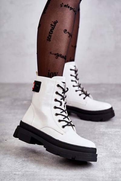 Dámske lakované čipky -up biele Conny