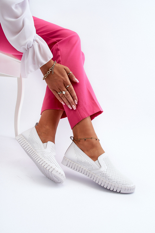 Biela dámska kožená obuv so výrezmi Darnissa