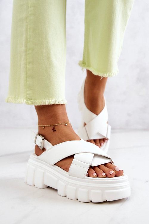 Kožené sandále na bielej plošine Betti