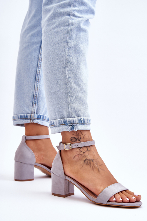 Semišové sandále s nízkym šedým šedým quincy