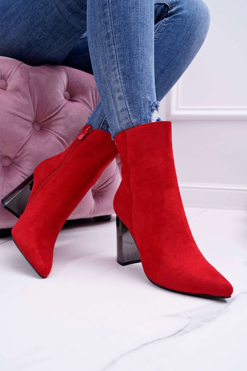 Ženské topánky na striebornom post červenej dimmy