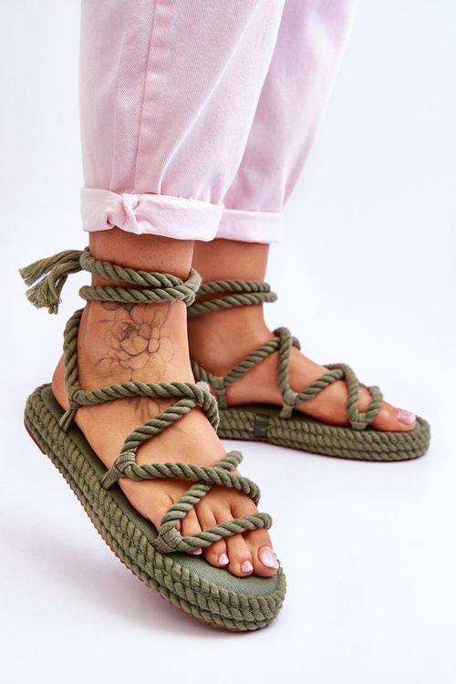 Zviazané sandále na masívnej platforme Zielone sa nemôže dočkať