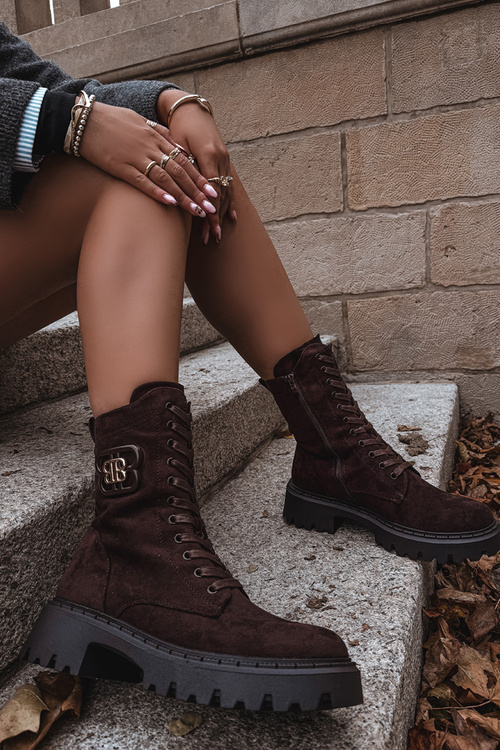 Dámske Wokrery čižmy s ozdobným prvkom izolované čokoládové Kalindra