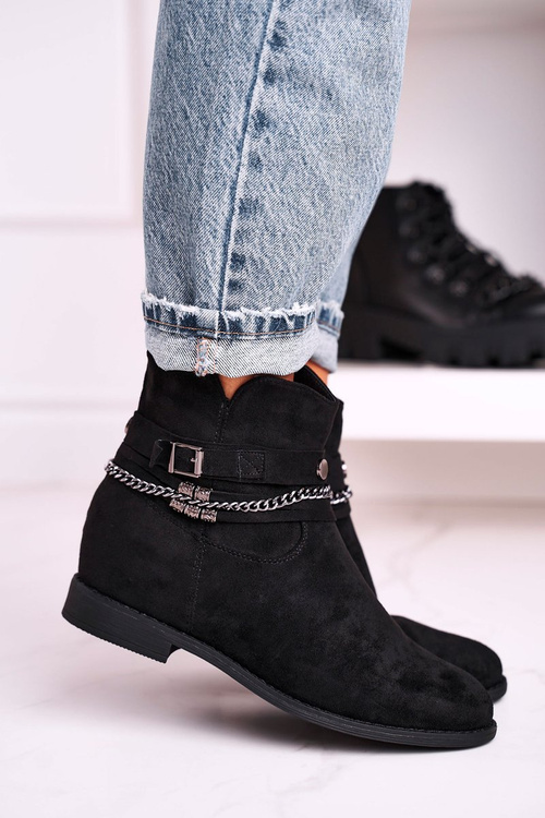 Black Eliza Suede Boots s reťazou
