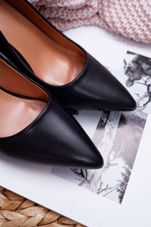 Dámske pumpy na čiernom femmini Post