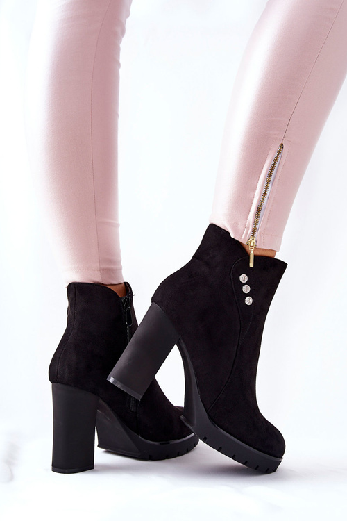 Semišové Kotníkové Boty Na Podpatku Černe Lagerlla