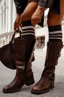 Odstíny hnědé a béžové