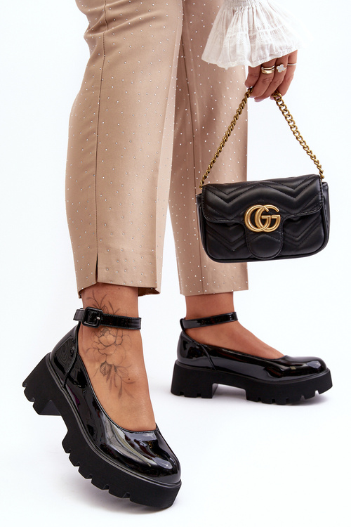 Dámské lakové polobotky na nízkém podpatku se sponou černá Owen