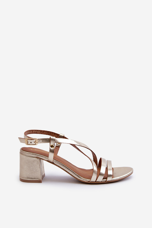 Sametové sandály na nízkém podpatku Maciejka 06653-25 Zlaté