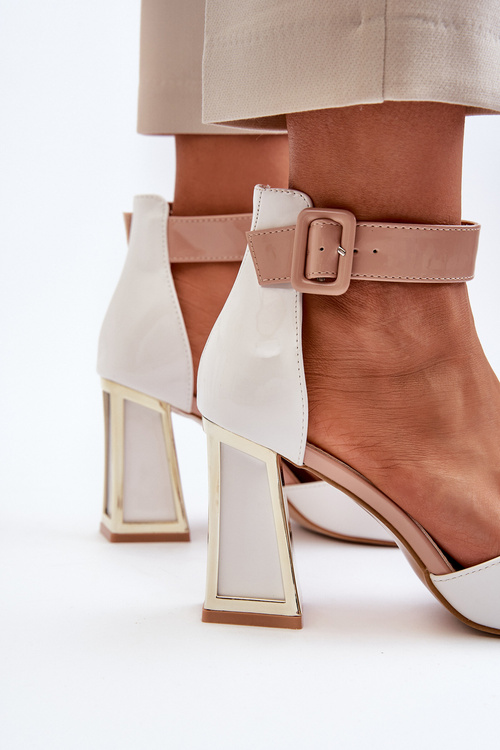 Biela lakovane sandále na opätku Adrianu