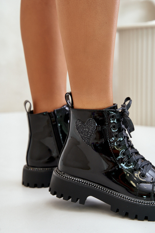 Lakované Čižmy Na Zips S Dekoratívnym Srdcom Čierne Obeena