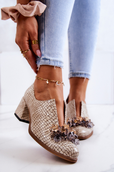 Kožená obuv vzor krokodíla s dekoráciou béžová delaver