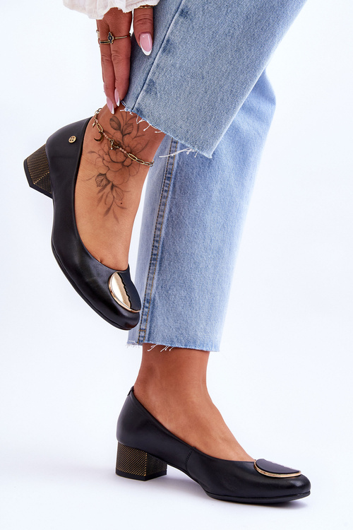 Kožené lodičky na nízkém podpatku Maciejka 05960-01 Černá