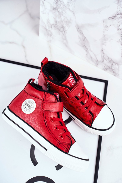 Detská izolovaná veľká hviezda GG374034 Červené tenisky