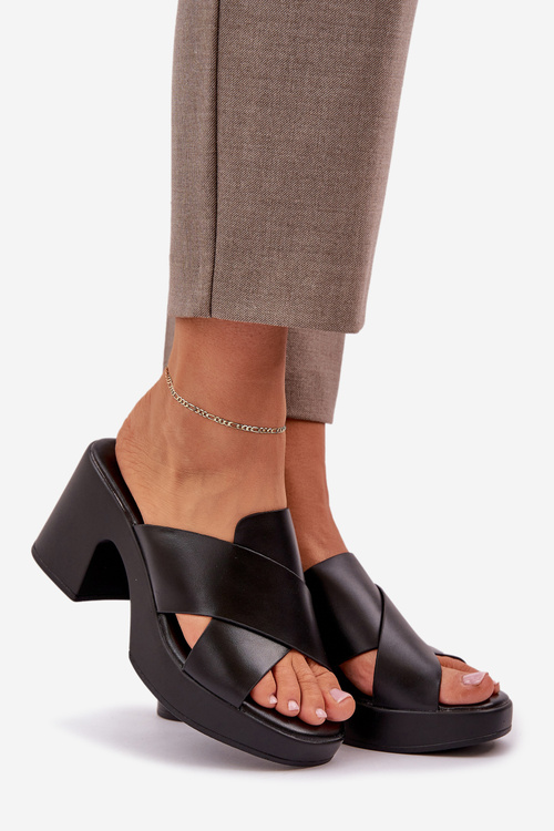 Lehké sandály na podpatku z eko kůže černé Kacaria